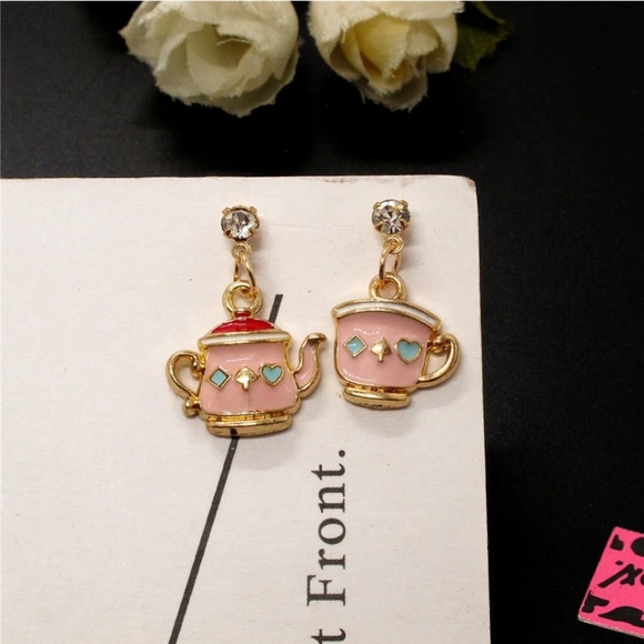 Alice in Wonderland Tea Pot and Cup Earrings - Picture 3 of 4